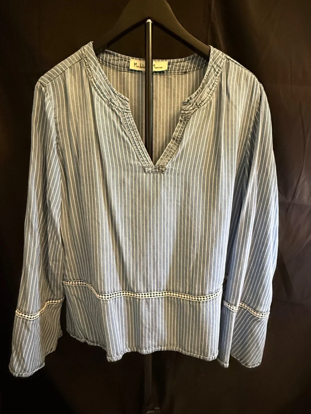 Like New Chambray Striped Top (XL) - Picture 5 of 6